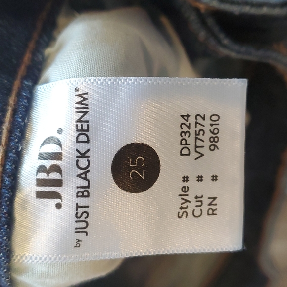 JBD Mid-rise Distressed Boyfriend Skinny with Destroyed Hem size 25 - Picture 10 of 11